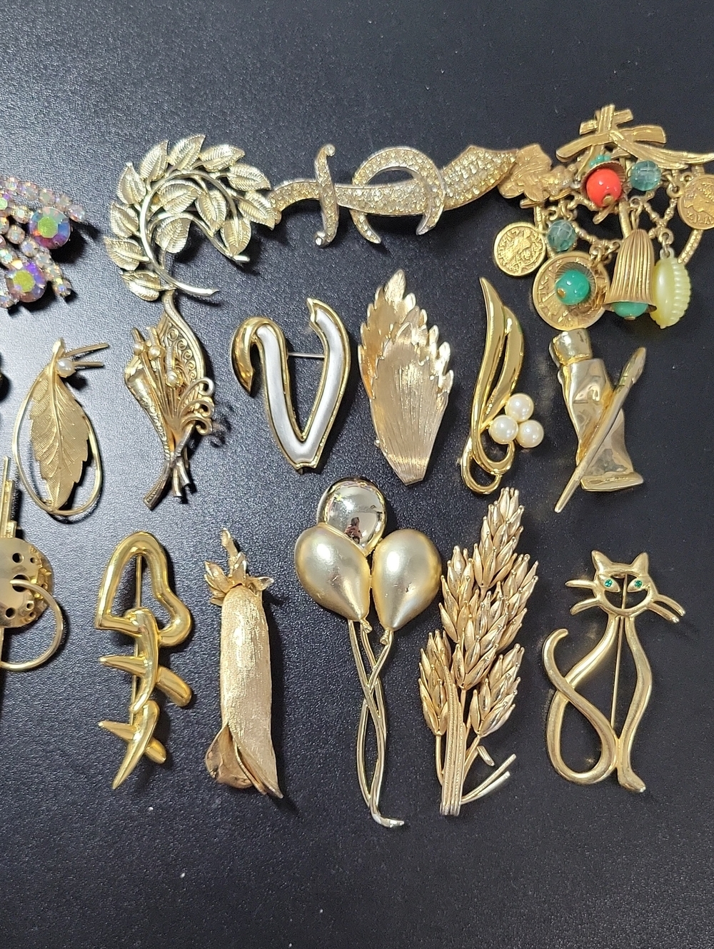 Gold Tone Large Brooch Collection Of 20- Elegant Women's Jewelry